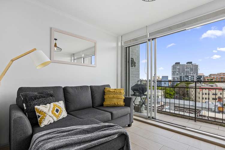 Third view of Homely studio listing, 607/5 Ward Avenue, Potts Point NSW 2011