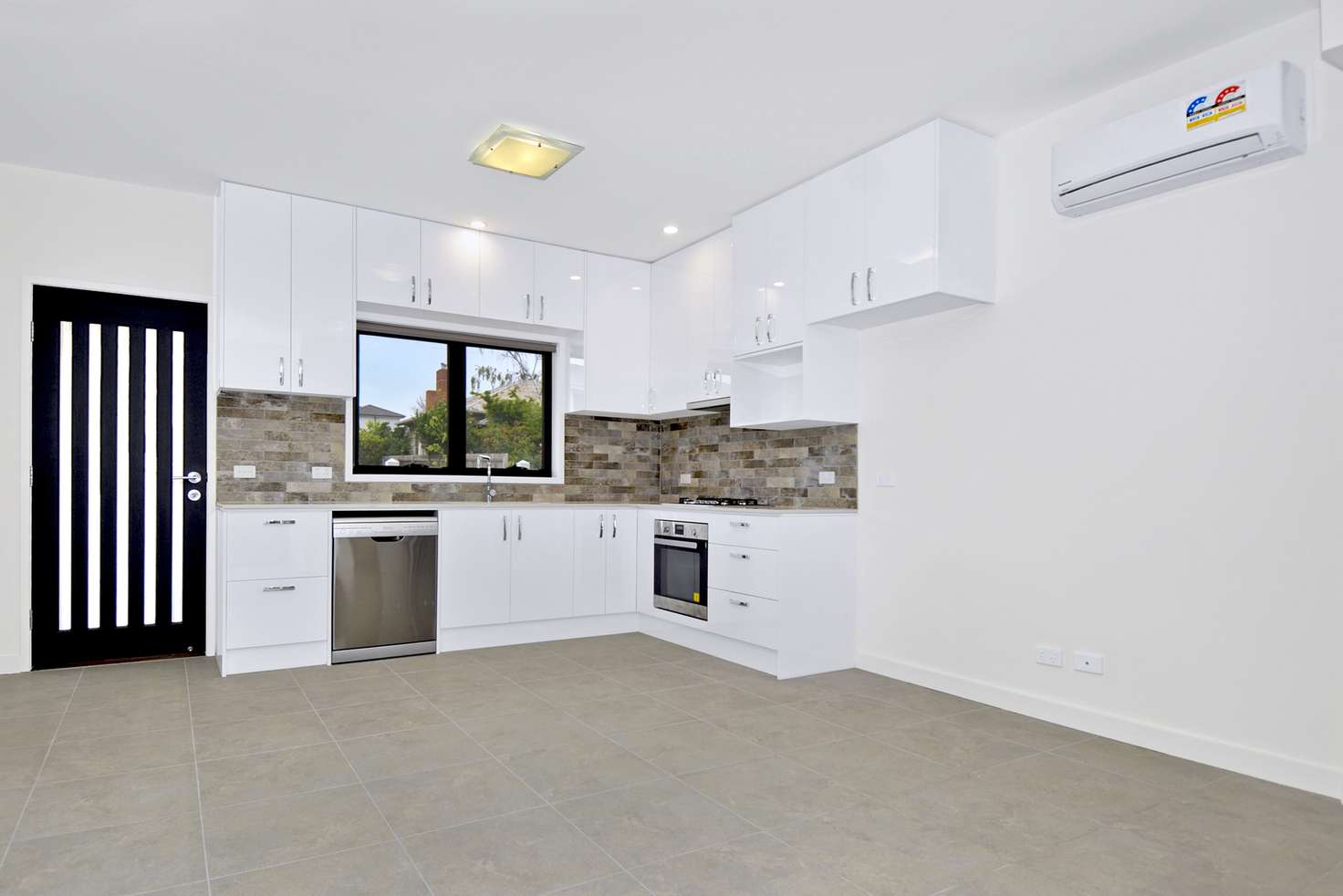 Main view of Homely townhouse listing, 2/195 Union Street, Brunswick West VIC 3055