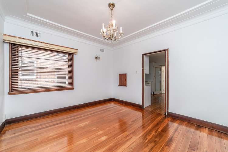 Second view of Homely apartment listing, 3/5 Parkview Road, Fairlight NSW 2094