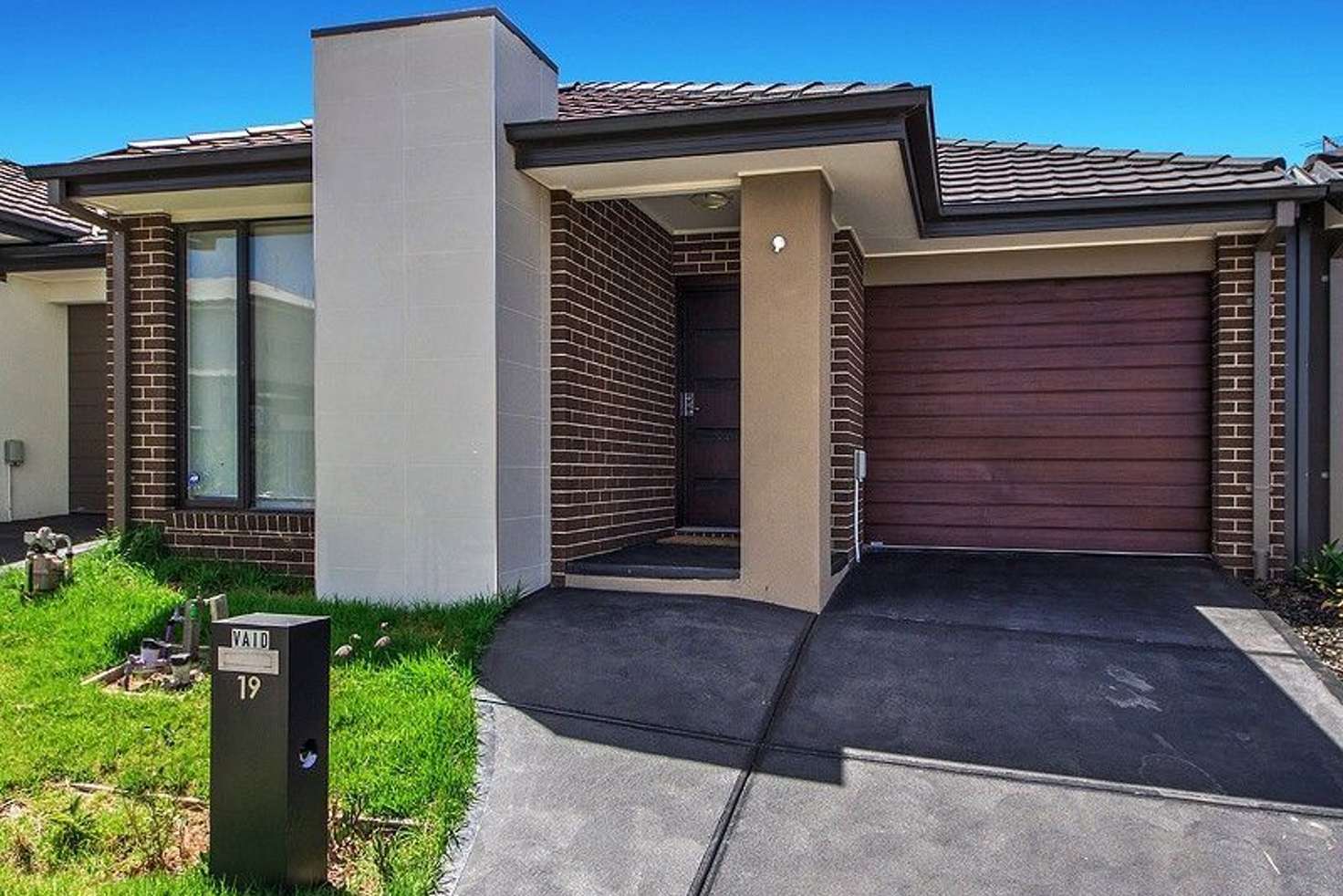 Main view of Homely house listing, 19 Wallflower Close, Craigieburn VIC 3064