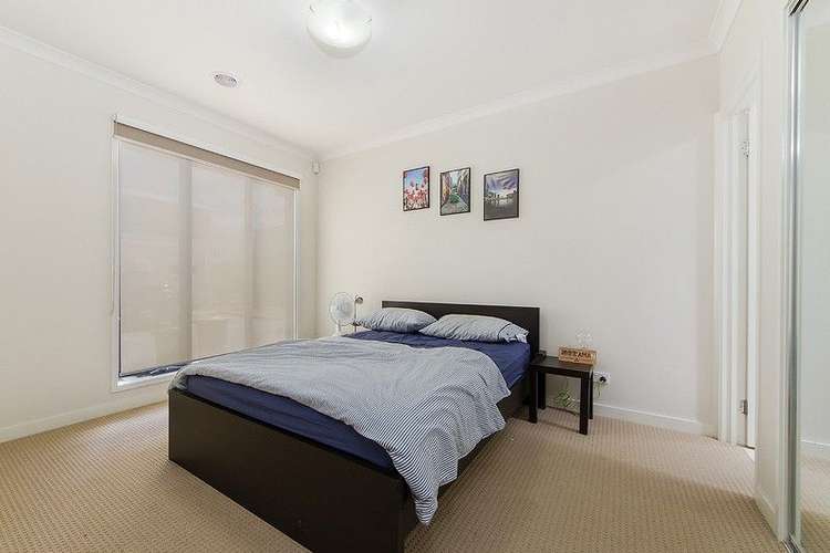 Fifth view of Homely house listing, 19 Wallflower Close, Craigieburn VIC 3064