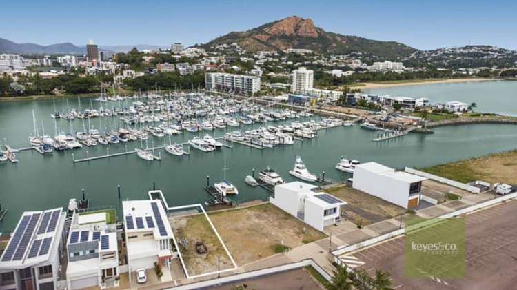 18/48-55 Sir Leslie Thiess Drive, Townsville City QLD 4810