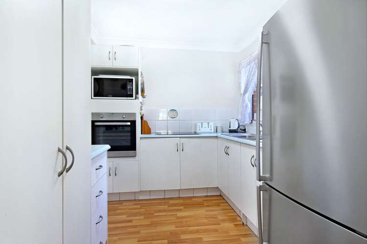 Fifth view of Homely unit listing, 2/5 Kenny Drive, Labrador QLD 4215
