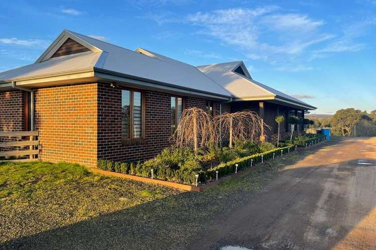 305 North Mountain Road, Heathcote Junction VIC 3758