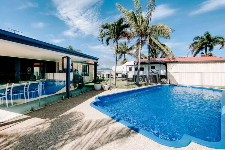 1 Beachside Place, Shoal Point QLD 4750