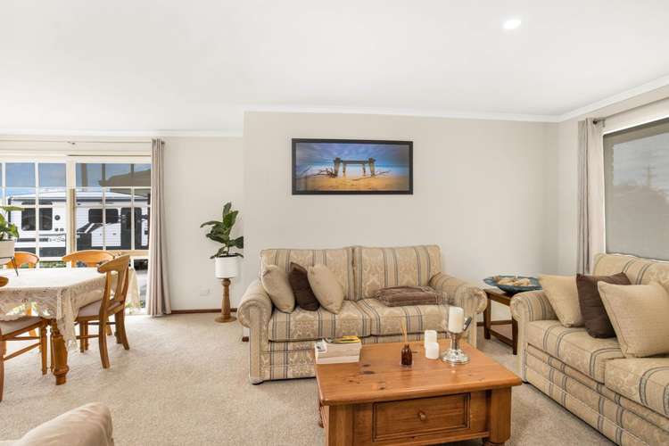 Sixth view of Homely house listing, 15 Lois Court, Trafalgar VIC 3824