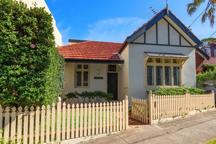 21 Leichhardt Street