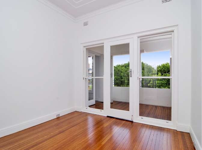 Third view of Homely apartment listing, 2/2 Loftus Road, Darling Point NSW 2027