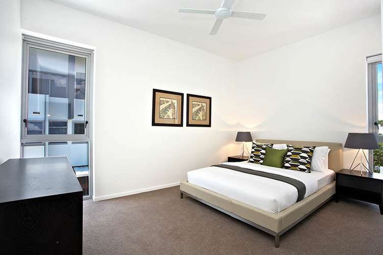 Third view of Homely apartment listing, 10E/46 MERIVALE ST, South Brisbane QLD 4101