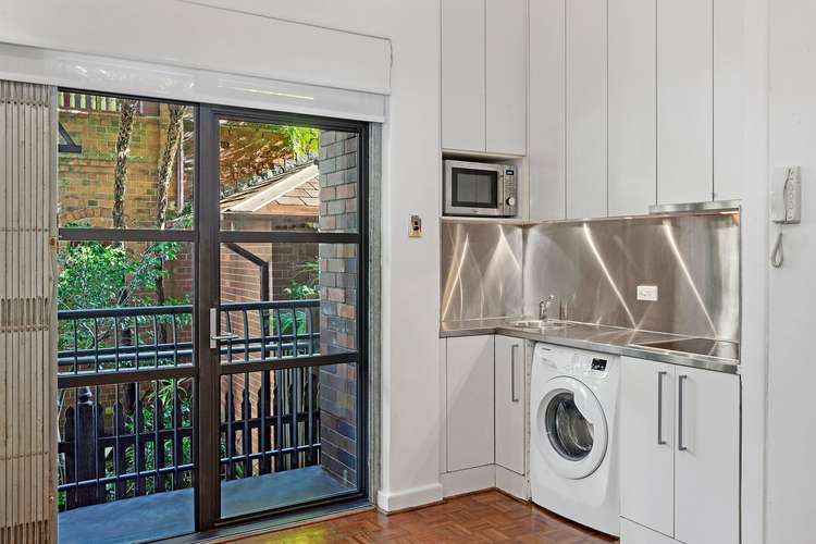 Fifth view of Homely apartment listing, 5/10 Challis Avenue, Potts Point NSW 2011