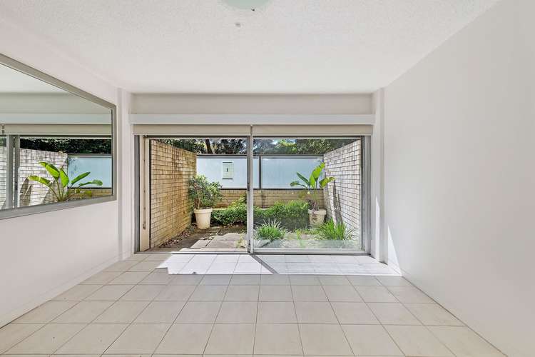 Main view of Homely studio listing, 6/50 Roslyn Gardens, Elizabeth Bay NSW 2011
