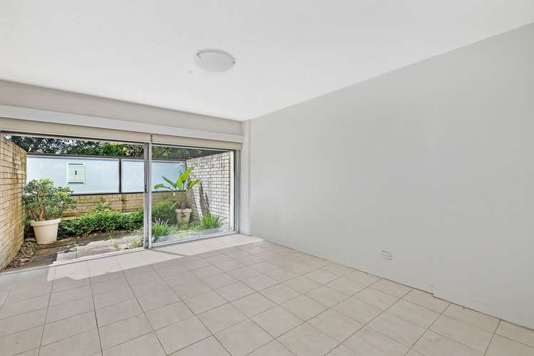 Second view of Homely studio listing, 6/50 Roslyn Gardens, Elizabeth Bay NSW 2011