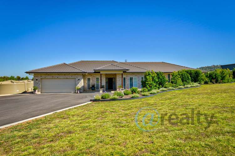 1 Carrai Cl, North Tamworth NSW 2340