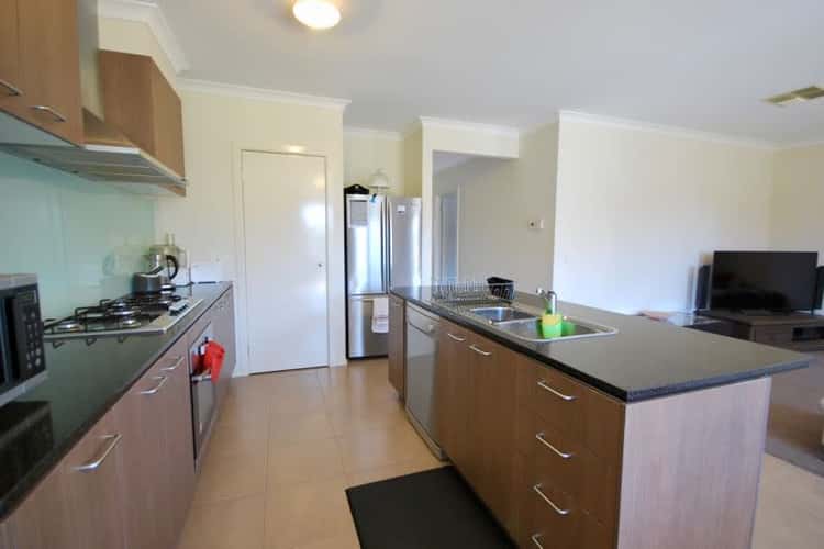 Fifth view of Homely house listing, 7 GLADIOLUS CIRCUIT, Cranbourne North VIC 3977