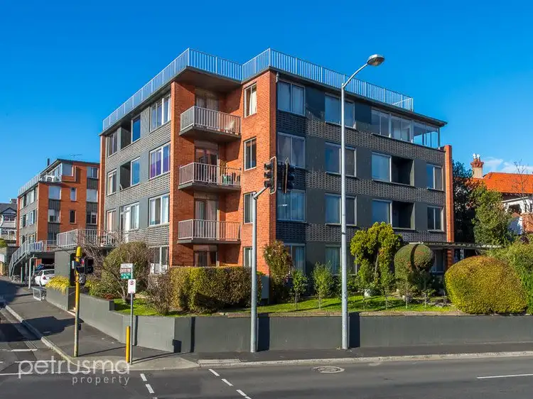 33/64 St Georges Terrace, Battery Point TAS 7004