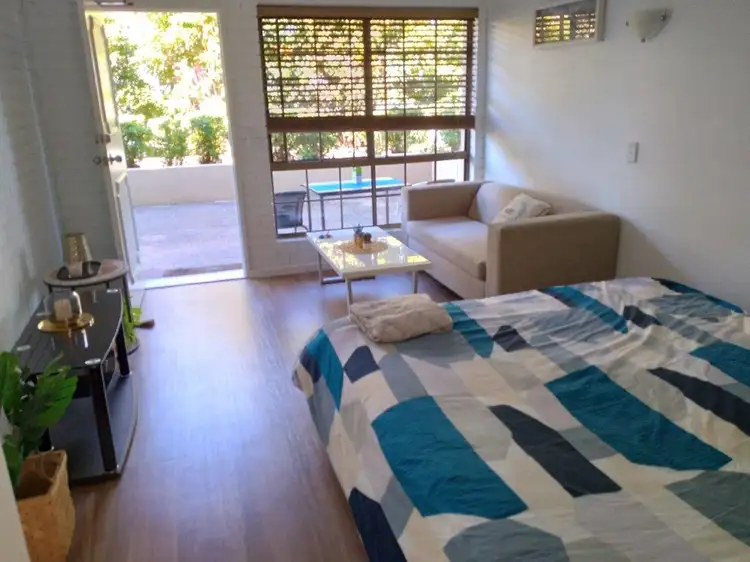 1072 GOLD COAST