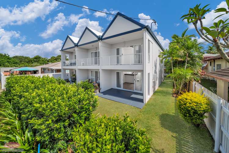 Unit 3/4 Hilliar St, Wongaling Beach QLD 4852