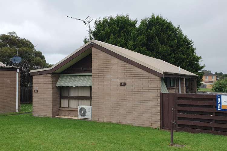 Main view of Homely unit listing, 31 Wigg Cl, Traralgon VIC 3844