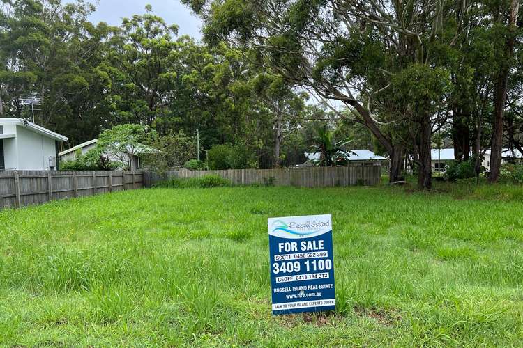 102 LAUREL ST, Russell Island QLD 4184