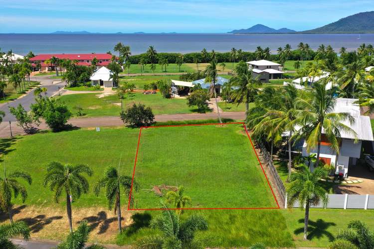 4 Cassia Cres, Cardwell QLD 4849