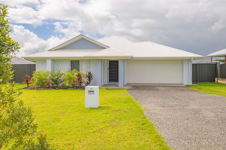 15 Balmoral Cres, Southside QLD 4570