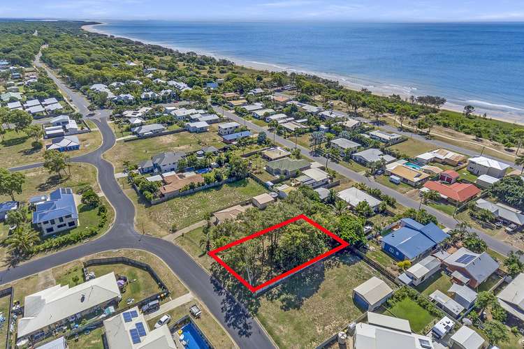 40 Acacia St, Moore Park Beach QLD 4670