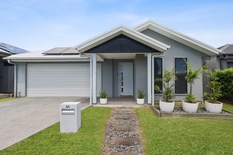 44 Ficus Dr