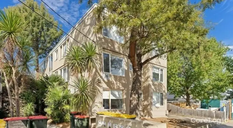 Main view of Homely unit listing, Unit 1/39 St Kinnord St, Aberfeldie VIC 3040