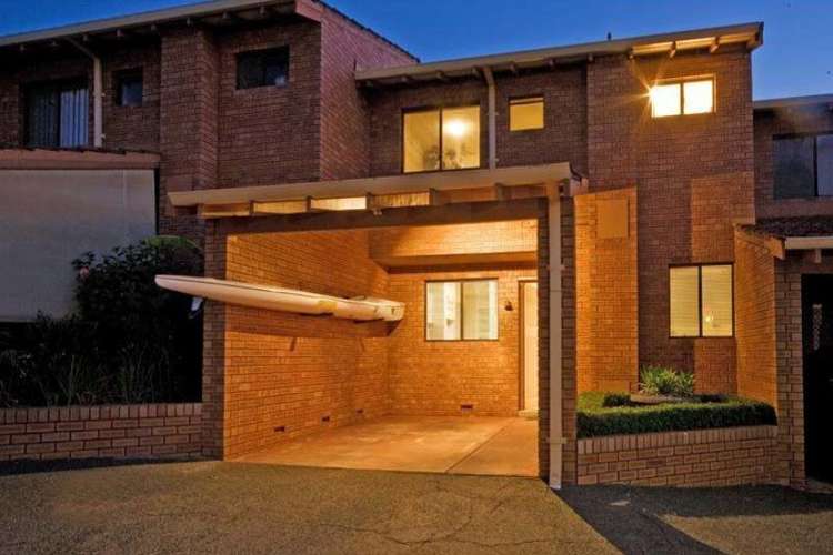 Main view of Homely townhouse listing, 13/8-10 Swan Road, Attadale WA 6156