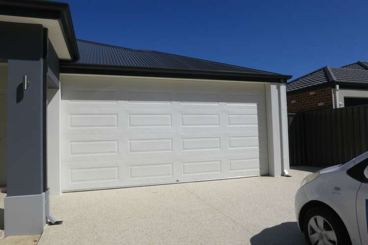 Fifth view of Homely house listing, 10 Birdie Grove, Yanchep WA 6035