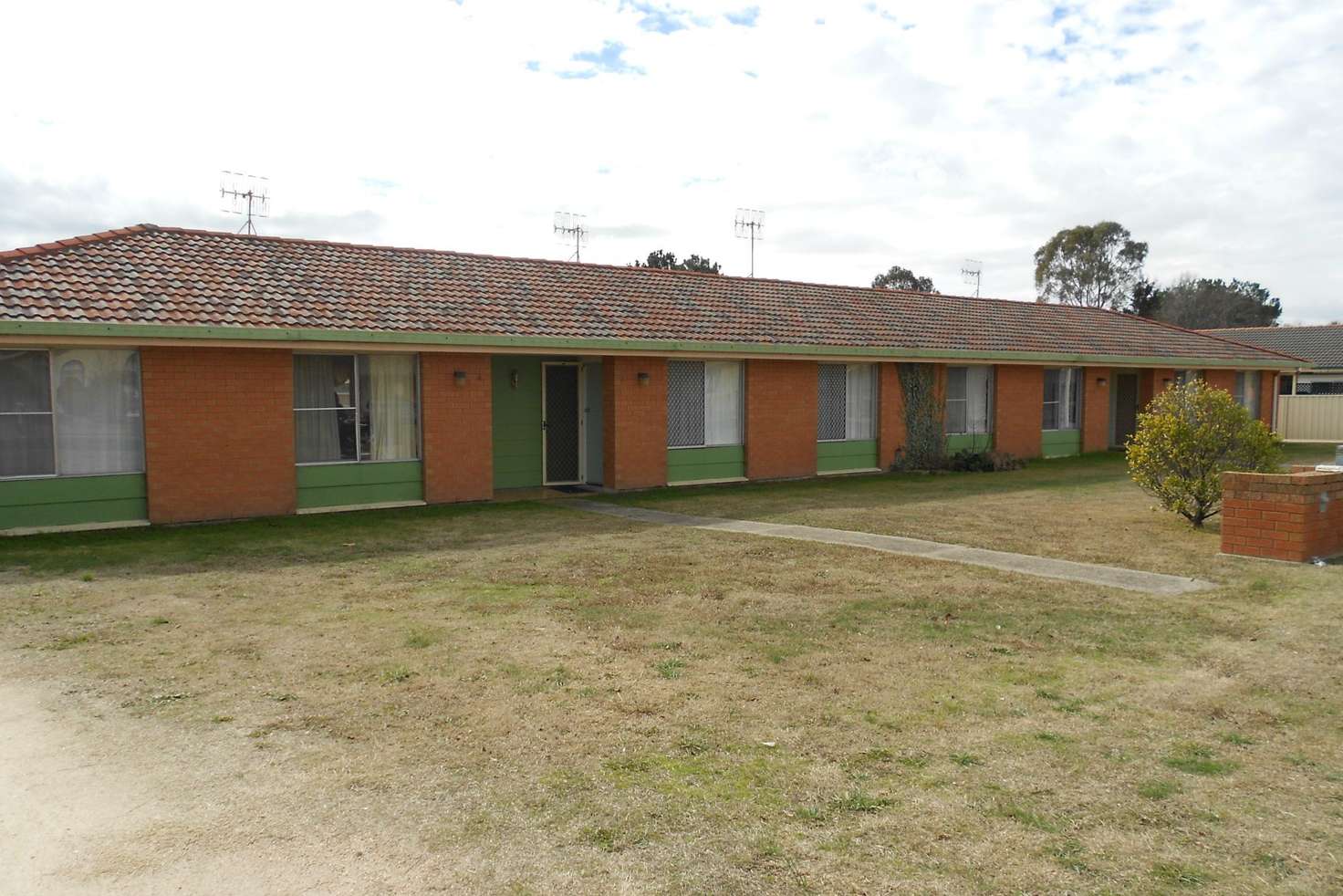 Main view of Homely unit listing, 1/53 ROWAN AVENUE St, Uralla NSW 2358
