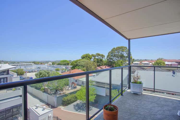 Sixth view of Homely apartment listing, 4/40 Waddell Rd, Bicton WA 6157