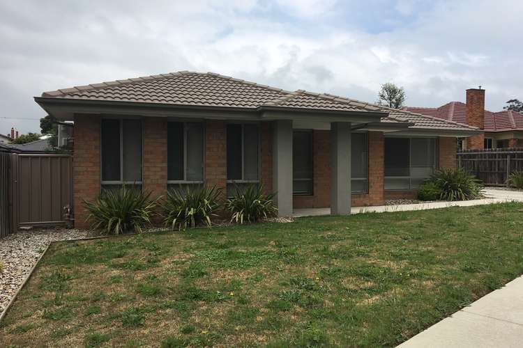 Main view of Homely townhouse listing, 1/19 Bank Street, Traralgon VIC 3844