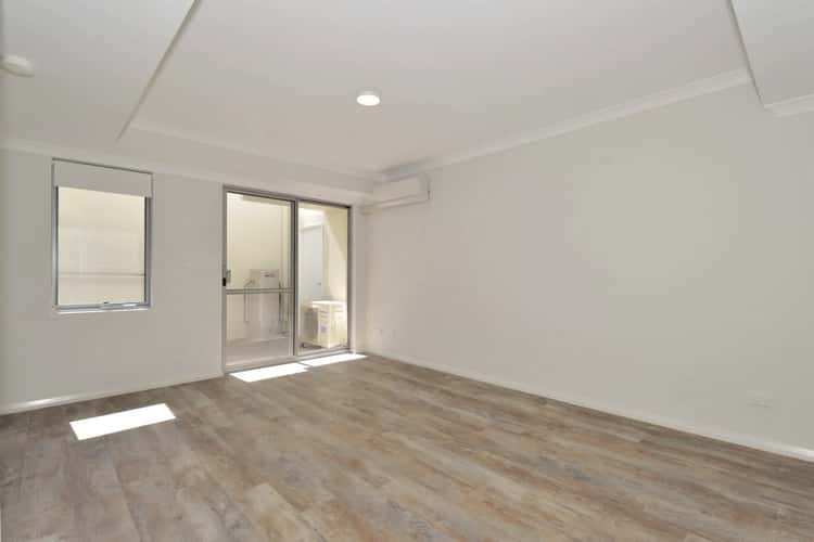 Fifth view of Homely unit listing, 2/53 Hooley Rd, Midland WA 6056