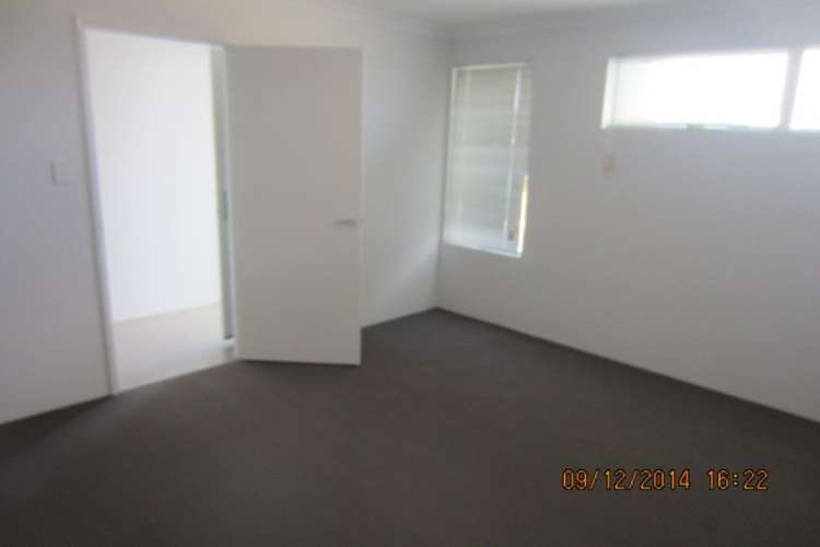 Second view of Homely house listing, 10 Seagull Vista, Jindalee WA 6036