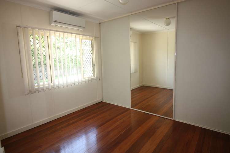 Fourth view of Homely apartment listing, 4/40 Qualtrough Street, Woolloongabba QLD 4102