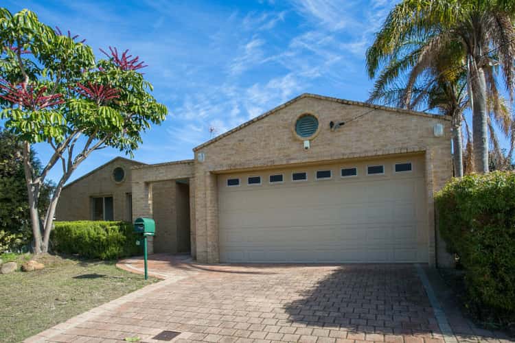 5A Williams Rd, Melville WA 6156