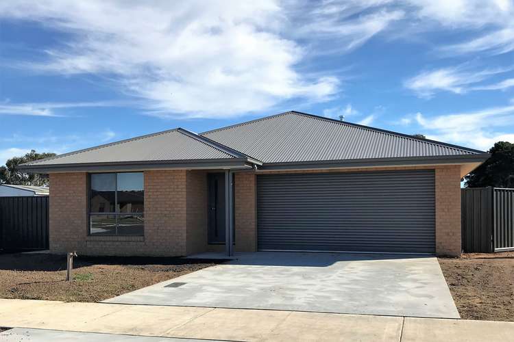 15 Hammond Dr, Maffra VIC 3860