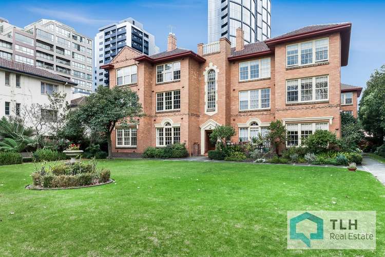 Main view of Homely apartment listing, Unit 9/18 Queens Rd, Melbourne VIC 3004