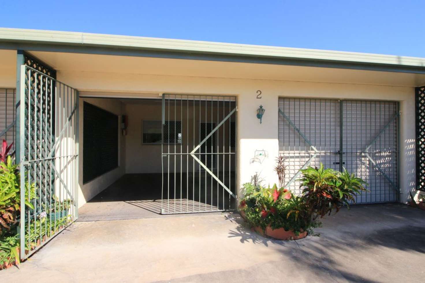 Main view of Homely unit listing, Unit 2/98-100 Burke St, Ayr QLD 4807