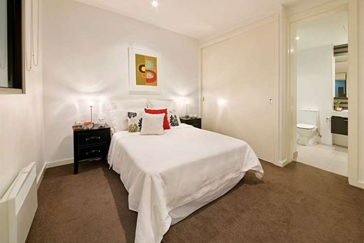 Fourth view of Homely apartment listing, 2/18 Warleigh Grove, Brighton VIC 3186