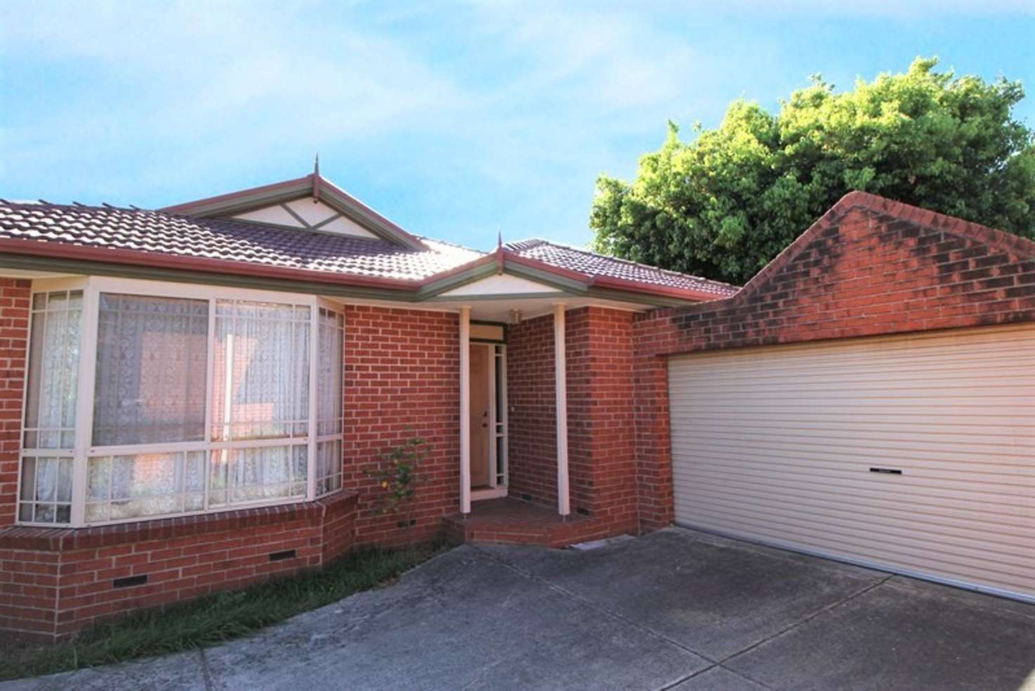 Main view of Homely unit listing, Unit 2/19 Hunter St, Glen Waverley VIC 3150