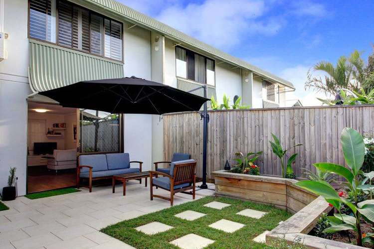 Main view of Homely townhouse listing, 3/27 Brassey Street St, Fairfield QLD 4103