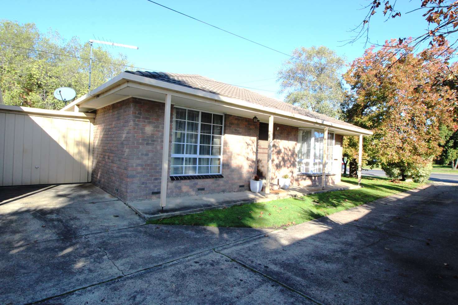 Main view of Homely townhouse listing, Unit 1/30 Burnbank St, Lake Wendouree VIC 3350