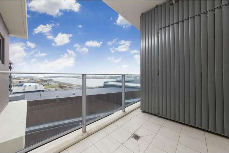 Second view of Homely apartment listing, 4095/37C Harbour Road, Hamilton QLD 4007