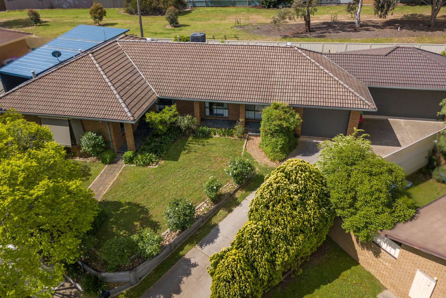 Main view of Homely house listing, 5 Skipton Ct, Wodonga VIC 3690