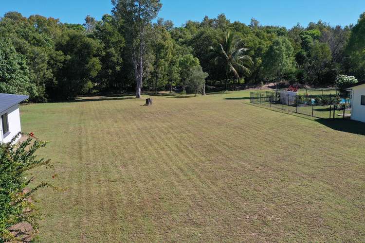 103 Taylor St, Tully Heads QLD 4854