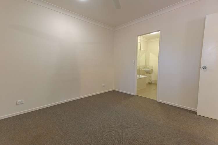 Sixth view of Homely semiDetached listing, 2/23 Kanthin Road, Nanum QLD 4874