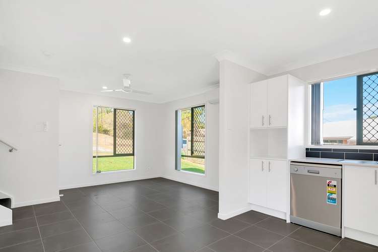 Fifth view of Homely semiDetached listing, 2/11 Elgata Avenue, Loganholme QLD 4129