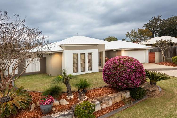 15 Saba Ct, Middle Ridge QLD 4350